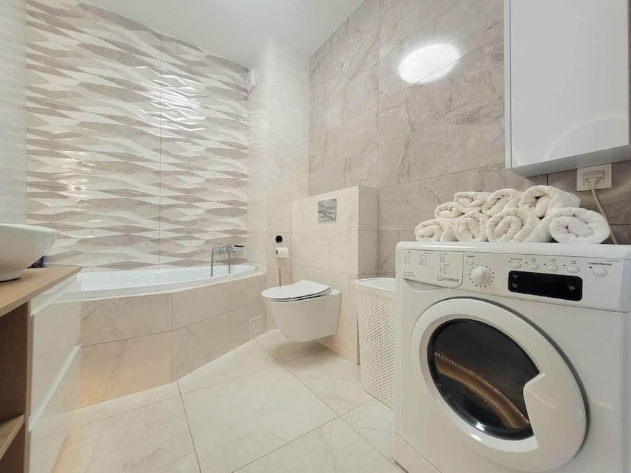 Apartment Sophie 3 Rooms, 2 Bathrooms, 8 Persons Krakow Exterior photo